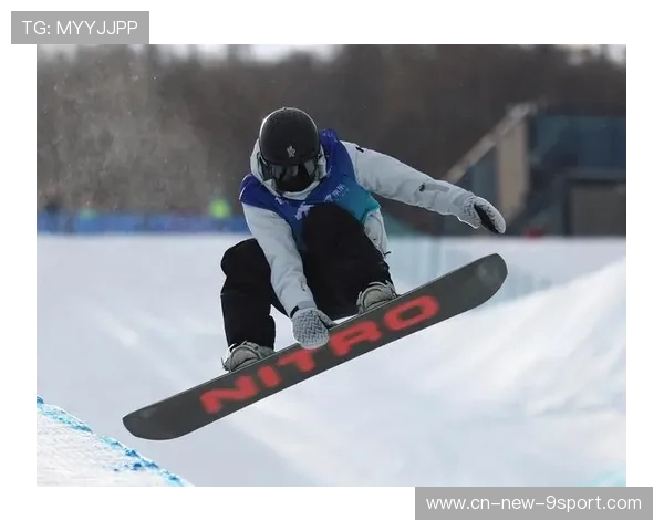 冰球少年边滑边跳霹雳舞