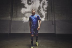 九游官网入口充值-中距离蛙泳选手体能管理见长，蛙泳比赛泳距