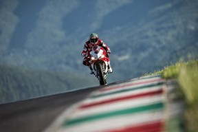 九游娱乐-田径接力世锦赛中国女队获得银牌，中国田径女子接力