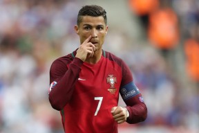 九游娱乐下载-中前场传导速度是否左右比赛节奏主导方归属，中场传球运用最多的是什么传球