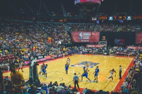 九游娱乐app-智能镜头助力转播，观众视角体验实现升级，智能镜子视频播放