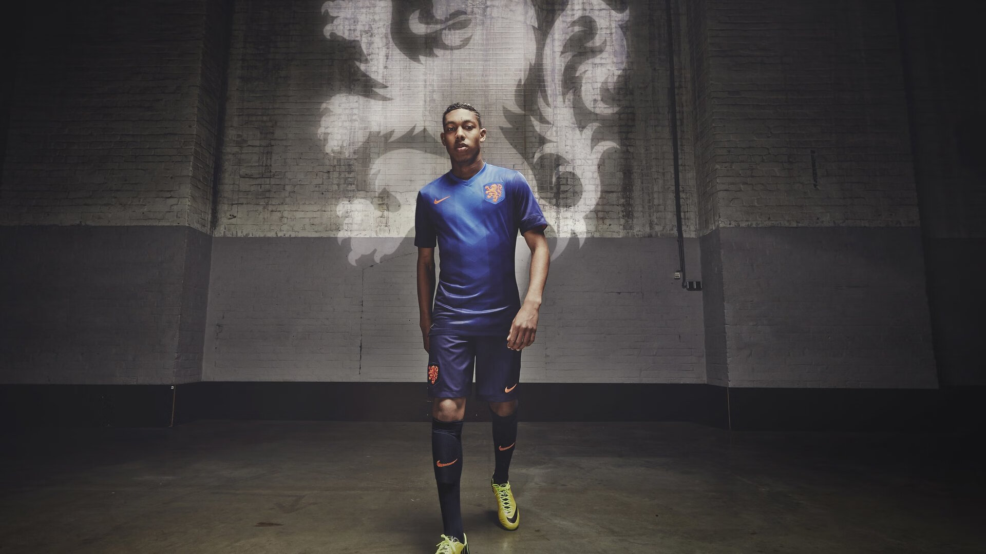 中前场传导速度是否左右比赛节奏主导方归属，中场传球运用最多的是什么传球