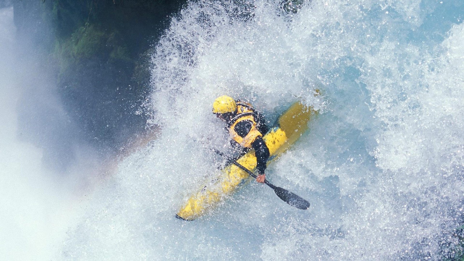传控型中场是否更适合面对高压对抗型对手,传控打法和防守反击